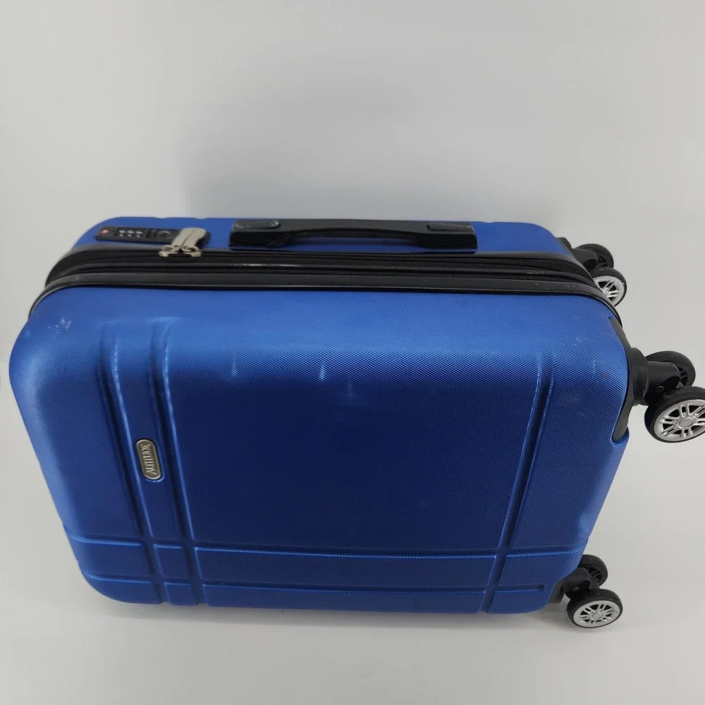 Altitude Blue Carry On Hard Shell Spinner Luggage 22 Inch Blue TSA Lock